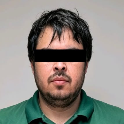 Un detenido y el aseguramiento de metanfetamina líquida, cartuchos y vehículos en cateo de bodega agrícola en Los Mochis
