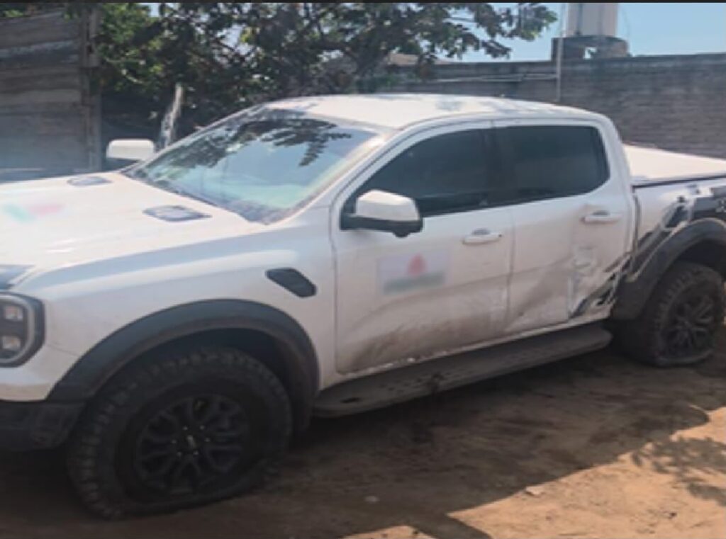 En camioneta con calcas de Pemex, armas y fentanilo, así detuvieron al ‘Güero Pink’ y a exjefe policiaco en Escuinapa, Sinaloa