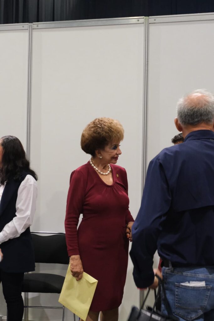 ¡La sorpresa es Lucila Ayala de Moreschi! Llega a Morena a registrarse en el proceso interno