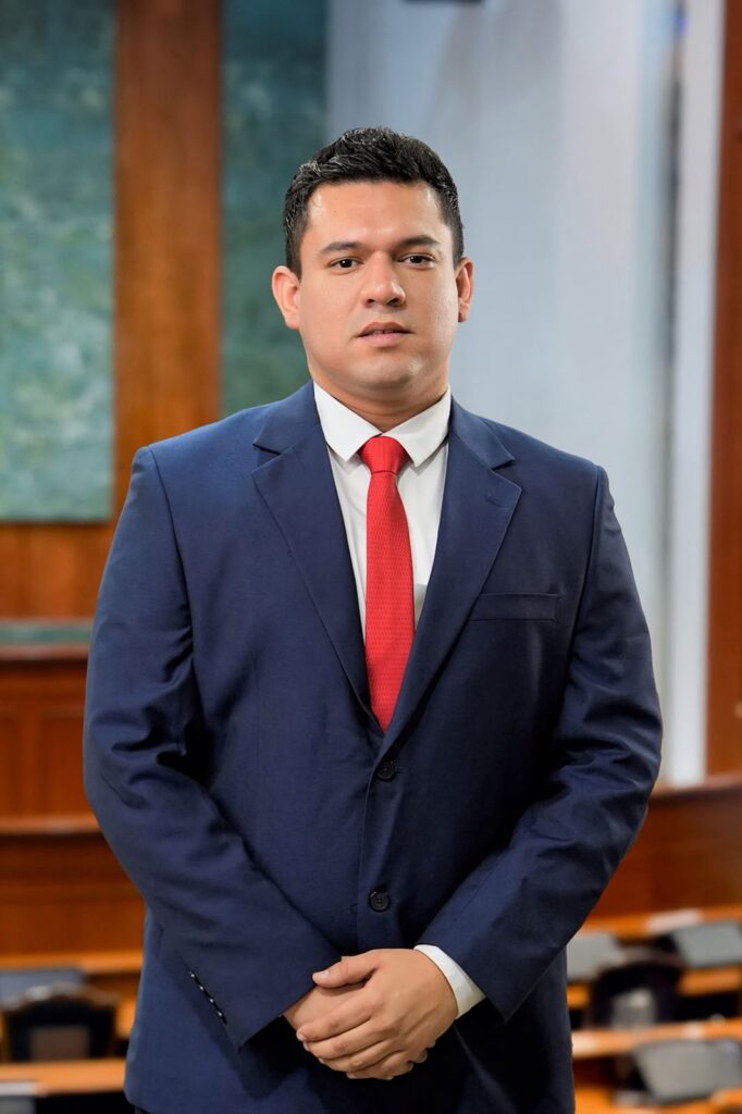 Continúan los movimientos en el Congreso de Sinaloa; Kristiam Alexis Espinoza solicita licencia indefinida