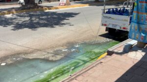 “La peste ya no se aguanta”: en Los Mochis vecinos y comerciantes de Praderas de Villa amenazan con bloquear el Pedro Anaya por derrames de aguas negras