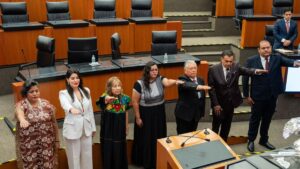 Ana Chiquete renuncia a la Secretaría de las Mujeres y rinde protesta como senadora suplente de Imelda Castro