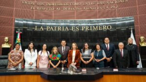 Ana Chiquete renuncia a la Secretaría de las Mujeres y rinde protesta como senadora suplente de Imelda Castro
