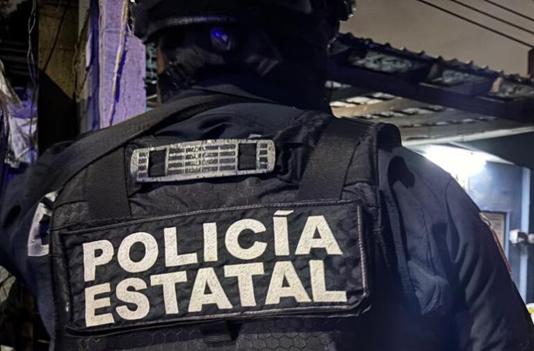 Enfrentamiento entre policías estatales y delincuentes deja un civil abatido en Las Tapias, Culiacán; hay armas y carros asegurados Enfrentamiento entre policías estatales y delincuentes deja un civil abatido en Las Tapias, Culiacán; hay armas y carros asegurados