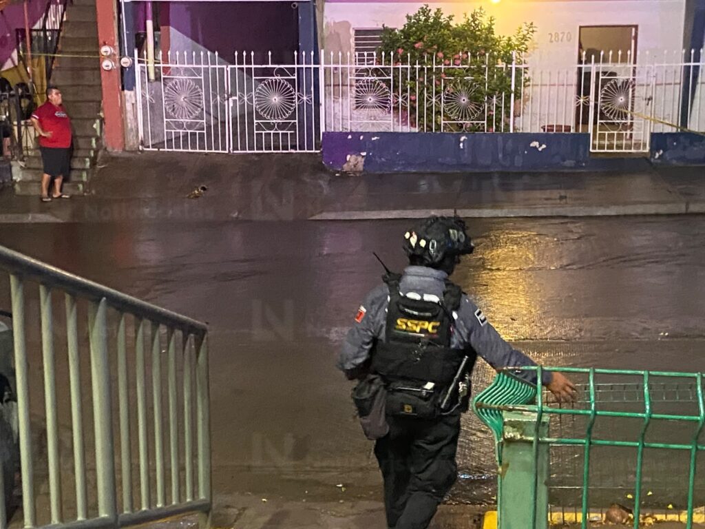 En la segunda planta de un domicilio ejecutan a balazos a un joven en la colonia Emiliano Zapata de Culiacán