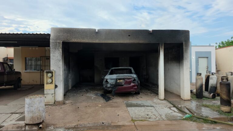 Explosión de tanques de gas provoca voraz incendio en vivienda de Valle Bonito; dos personas resultan lesionadas Explosión de tanques de gas provoca voraz incendio en vivienda de Valle Bonito; dos personas resultan lesionadas