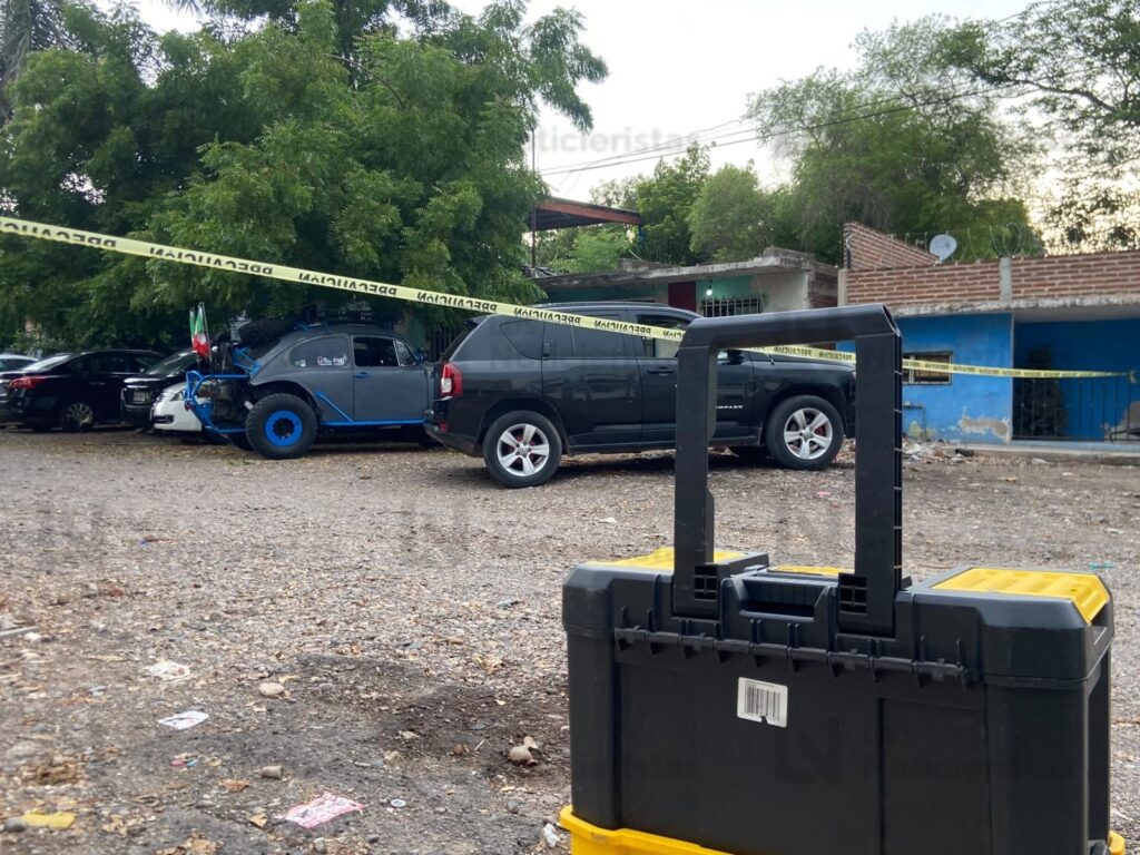 Ataque armado deja un hombre herido y dos vehículos baleados en la colonia Salvador Alvarado de Culiacán