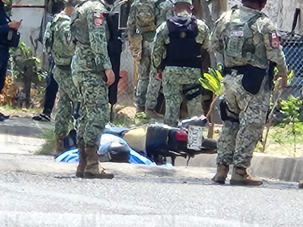 Motociclista es ejecutado a balazos frente a primaria y a metros de una iglesia en la colonia Independencia de Culiacán, Sinaloa