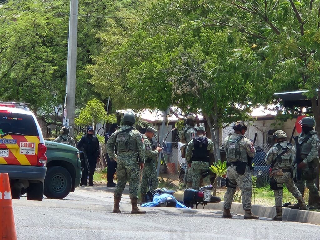 Motociclista es ejecutado a balazos frente a primaria y a metros de una iglesia en la colonia Independencia de Culiacán, Sinaloa