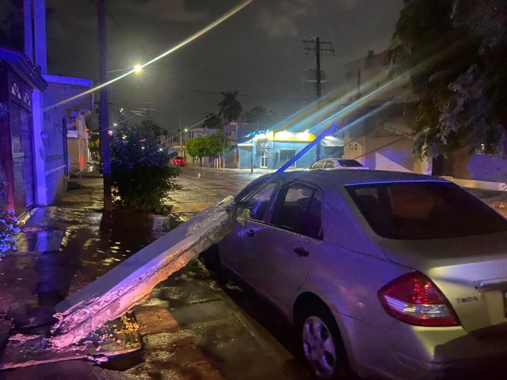 Protección Civil atiende 10 emergencias por fuertes vientos en Culiacán; no se reportan lesionados