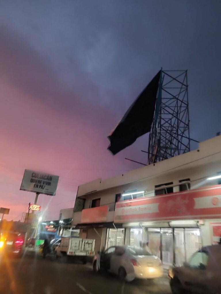 Protección Civil atiende 10 emergencias por fuertes vientos en Culiacán; no se reportan lesionados