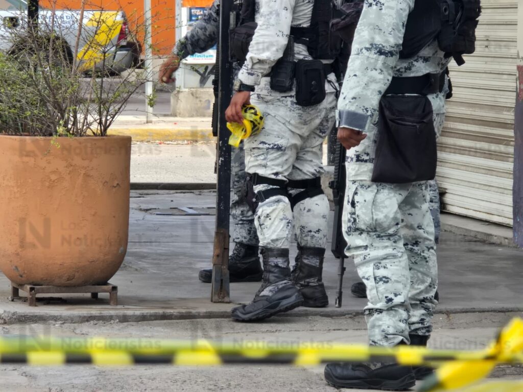 Ejecutan a balazos a una mujer frente a una florería por la avenida Álvaro Obregón en la colonia Tierra Blanca de Culiacán
