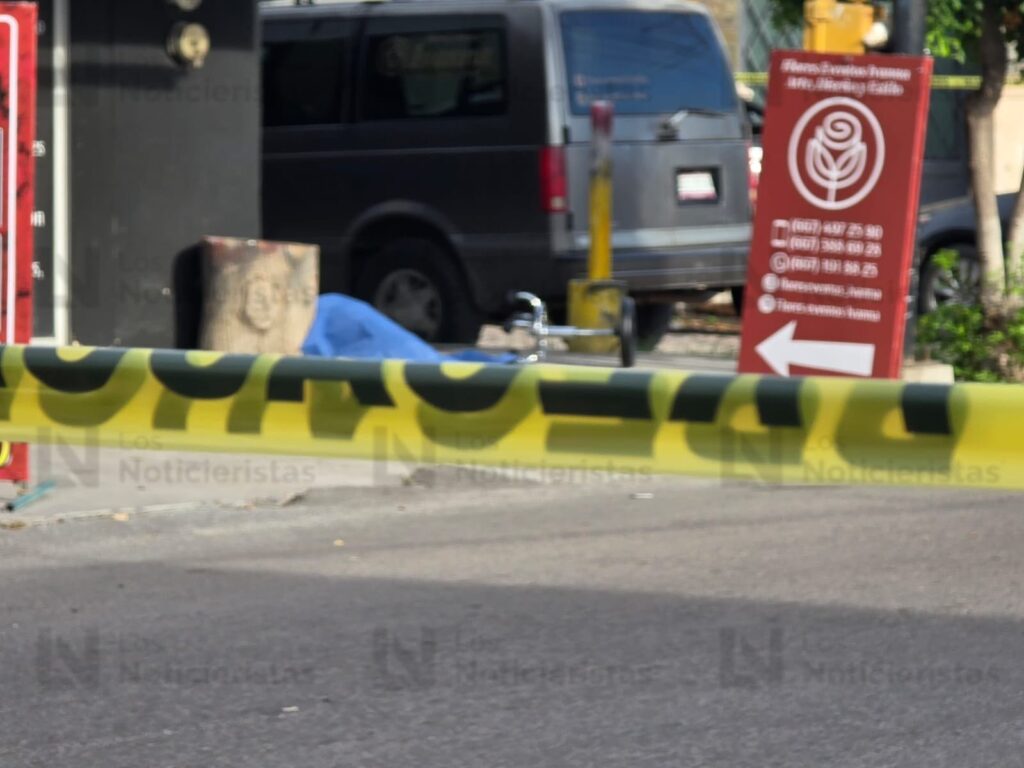 Ejecutan a balazos a una mujer frente a una florería por la avenida Álvaro Obregón en la colonia Tierra Blanca de Culiacán