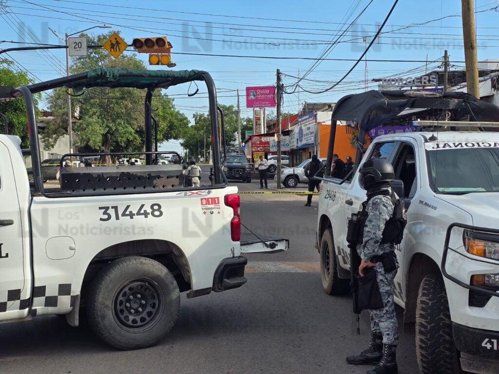 Ejecutan a balazos a una mujer frente a una florería por la avenida Álvaro Obregón en la colonia Tierra Blanca de Culiacán