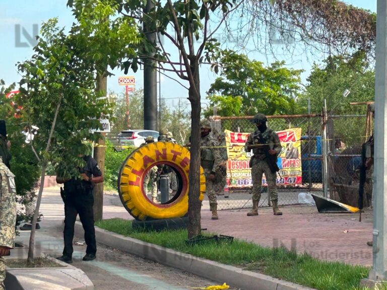 Ejecutan a balazos a dos hombres en una llantera ubicada por el Rolando Arjona, sector Villas del Río de Culiacán