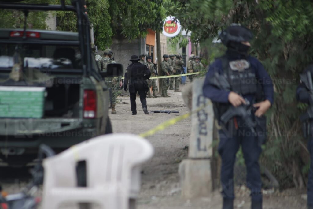 Llegan helicópteros de refuerzo: Se registra fuerte enfrentamiento entre Marina y delincuentes en Culiacán