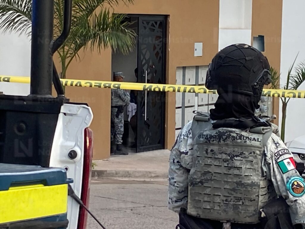 Salvó su vida, pero quedó detenido: intentan ejecutar a un joven y logra refugiarse en unos departamentos de Riveras de Tamazula, Culiacán