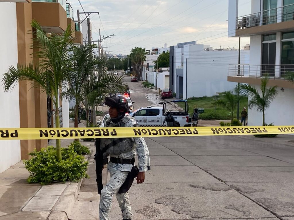 Salvó su vida, pero quedó detenido: intentan ejecutar a un joven y logra refugiarse en unos departamentos de Riveras de Tamazula, Culiacán