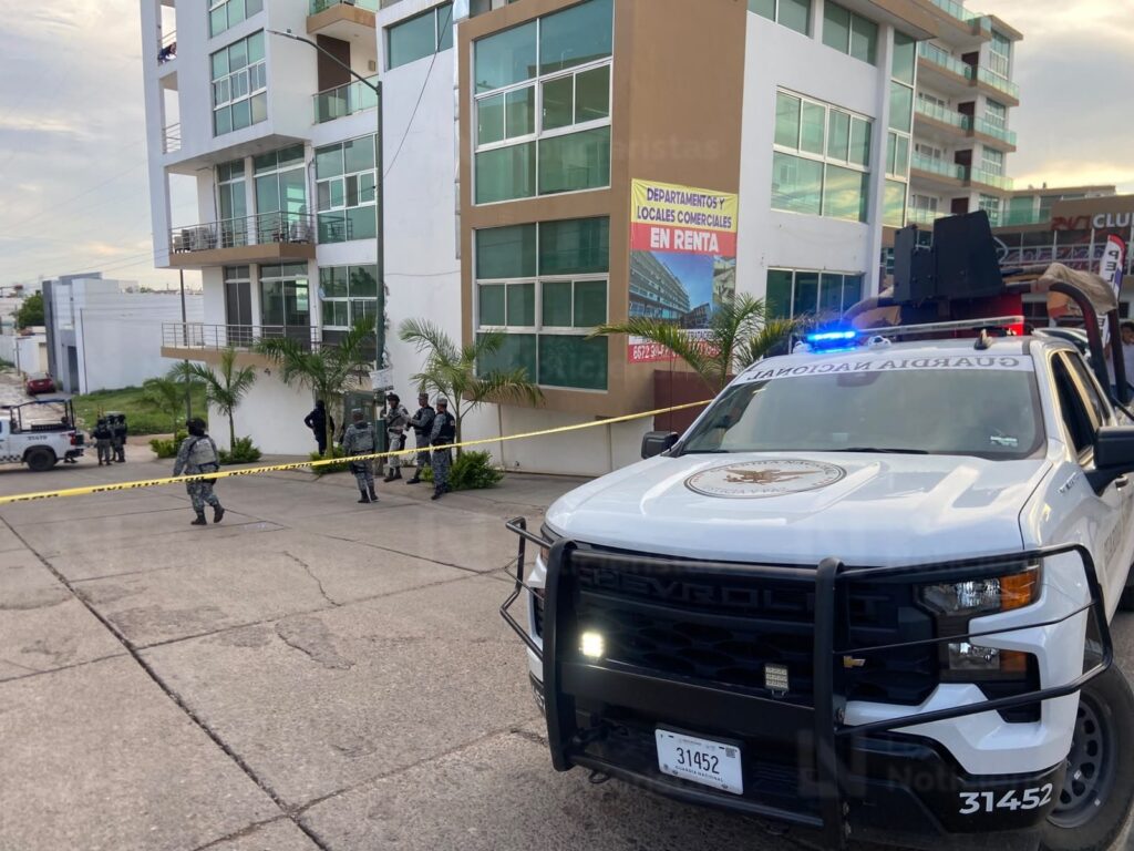 Salvó su vida, pero quedó detenido: intentan ejecutar a un joven y logra refugiarse en unos departamentos de Riveras de Tamazula, Culiacán