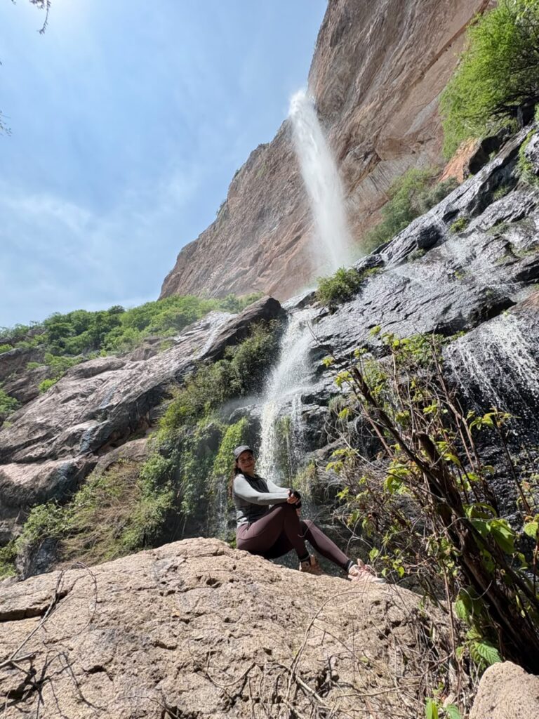 Cascada El Salto en Choix, sigue atrayendo senderistas; alcaldesa recomienda mucho autocuidado
