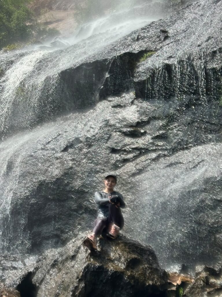 Cascada El Salto en Choix, sigue atrayendo senderistas; alcaldesa recomienda mucho autocuidado
