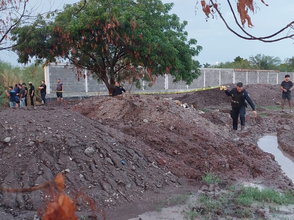 Tragedia en Guamúchil: tres menores pierden la vida tras colapsar una barda junto al arroyo El Zopilote