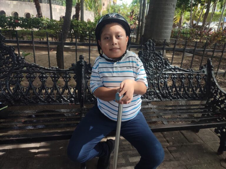 Sus músculos se están haciendo hueso y no hay tratamiento; Kevin Raúl ocupa viajar de Mazatlán a Argentina por una esperanza Sus músculos se están haciendo hueso y no hay tratamiento; Kevin Raúl ocupa viajar de Mazatlán a Argentina por una esperanza