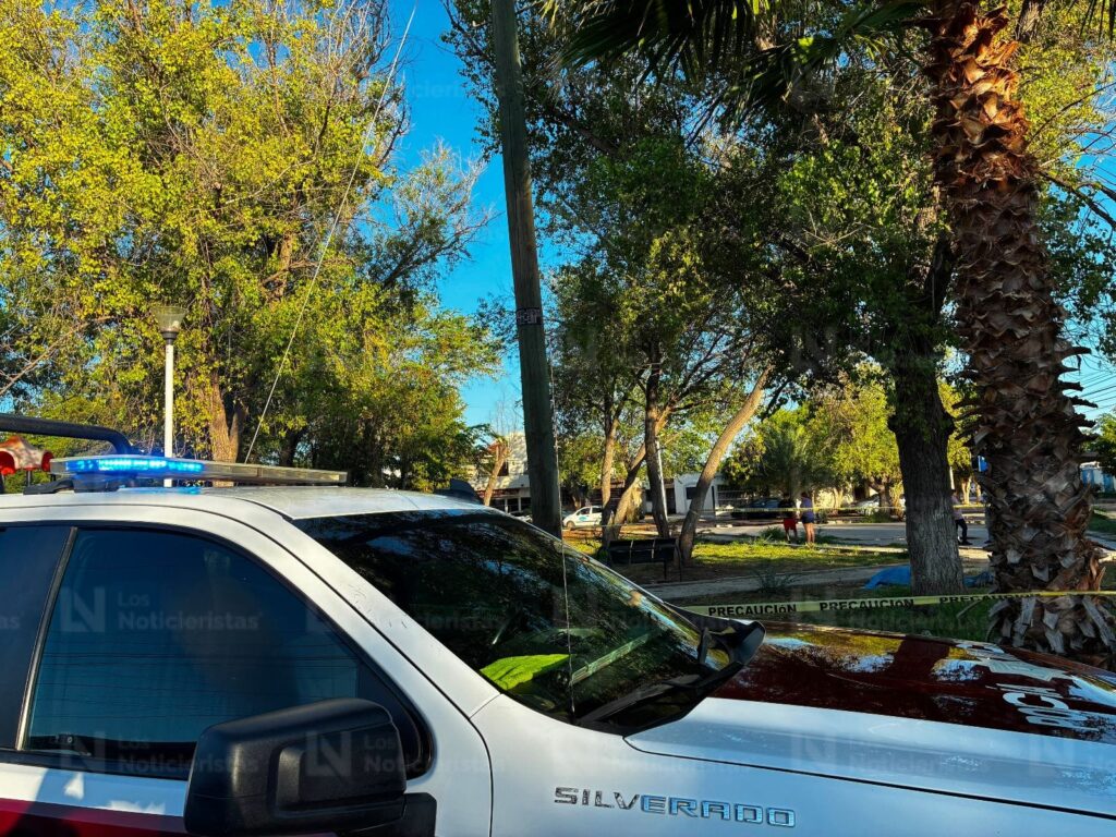 Localizan a un hombre sin vida en el parque del fraccionamiento San Fernando de la ciudad de Los Mochis, Sinaloa