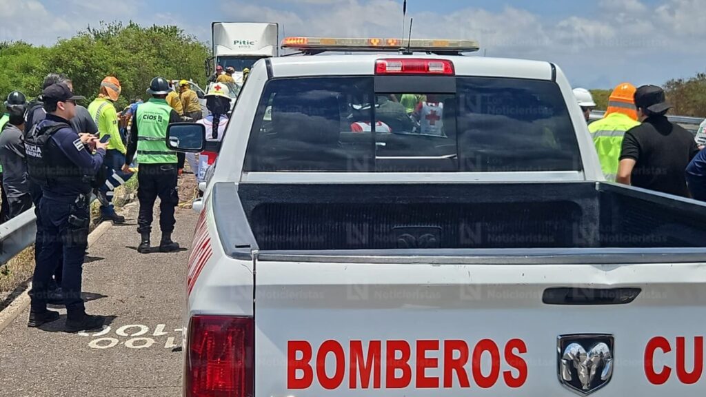 Aparatoso accidente sobre la autopista Culiacán-Mazatlán deja dos trabajadores sin vida y dos lesionados