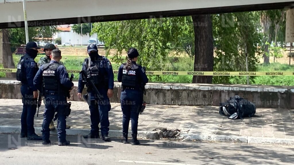 Localizan el cuerpo de una persona envuelto en bolsas negras sobre el Malecón Viejo en Culiacán, Sinaloa