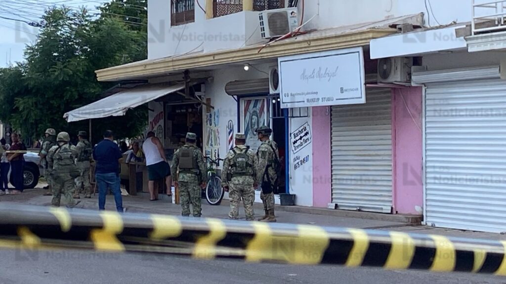 Ejecutan a balazos a una mujer estilista adentro de una barbería en la colonia Esthela Ortiz de Culiacán, Sinaloa