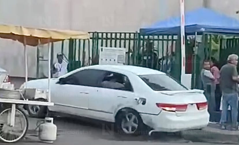 Atacan a balazos a una persona y llega herida manejando un vehículo a un hospital de Culiacán, Sinaloa