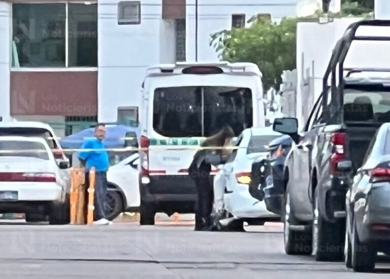 Atacan a balazos a una persona y llega herida manejando un vehículo a un hospital de Culiacán, Sinaloa