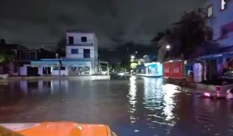 ¡Más de 150 milímetros en horas! PC estatal advierte que Mazatlán, Sinaloa registró lluvia extraordinaria este miércoles ¡Más de 150 milímetros en horas! PC estatal advierte que Mazatlán, Sinaloa registró lluvia extraordinaria este miércoles