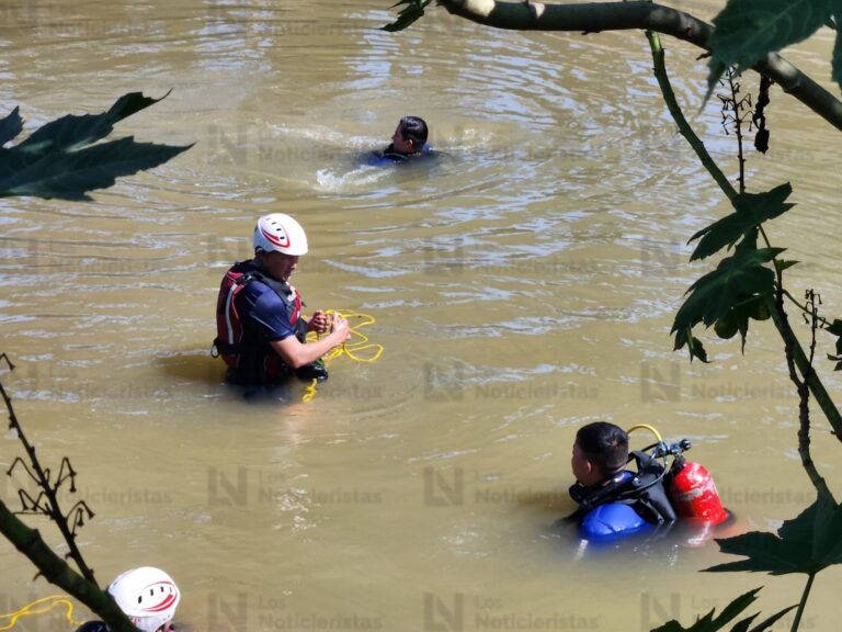 ¡Hay un ahogado y un rescatado! Automóvil cae al canal San Lorenzo desde el interior de La Primavera en Culiacán, Sinaloa ¡Hay un ahogado y un rescatado! Automóvil cae al canal San Lorenzo desde el interior de La Primavera en Culiacán, Sinaloa