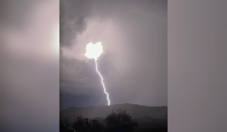 Azota tremenda tormenta a Choix; desde el sábado no llovía con tal intensidad Azota tremenda tormenta a Choix; desde el sábado no llovía con tal intensidad