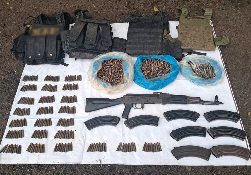 Operativo en Concordia, Sinaloa; detienen a 10, siete de ellos extranjeros, con arsenal y droga