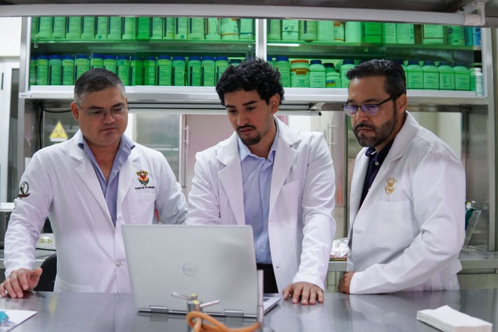 “Biopsia virtual” contra el cáncer de mama; el proyecto creado por un egresado de la UAS que tuvo éxito en Europa