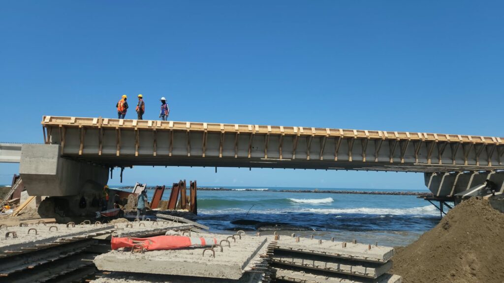 ¡En diciembre estará listo! Supervisa gobernadora Puente Bellavista-Las Glorias, en Guasave; lleva 45 % de avance