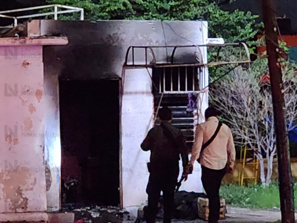 https://www.yateenteraste.mx/2026/08/12/mujer-de-22-anos-es-atacada-a-balazos-al-interior-de-un-domicilio-en-el-sector-barrancos-de-culiacan-sinaloa/