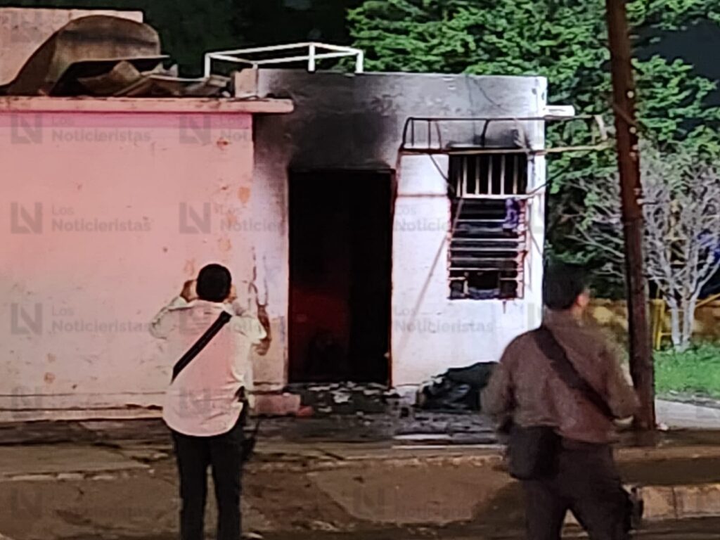 https://www.yateenteraste.mx/2026/08/12/mujer-de-22-anos-es-atacada-a-balazos-al-interior-de-un-domicilio-en-el-sector-barrancos-de-culiacan-sinaloa/
