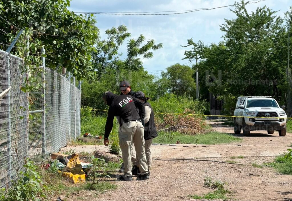 Con un mensaje intimidatorio y atado con una cuerda localizan asesinado a un hombre en Aguaruto, Culiacán, Sinaloa