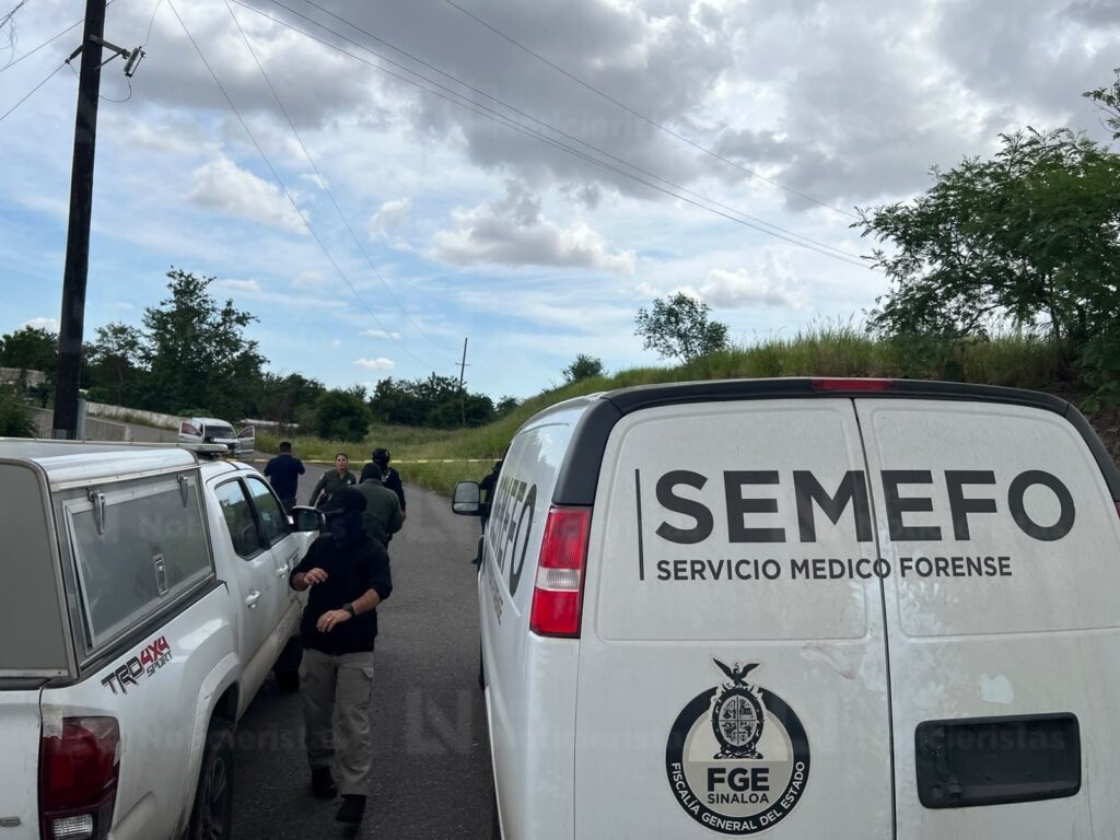Ejecutan a balazos a un marisquero cuando viajaba en una camioneta en San Pedro, Navolato