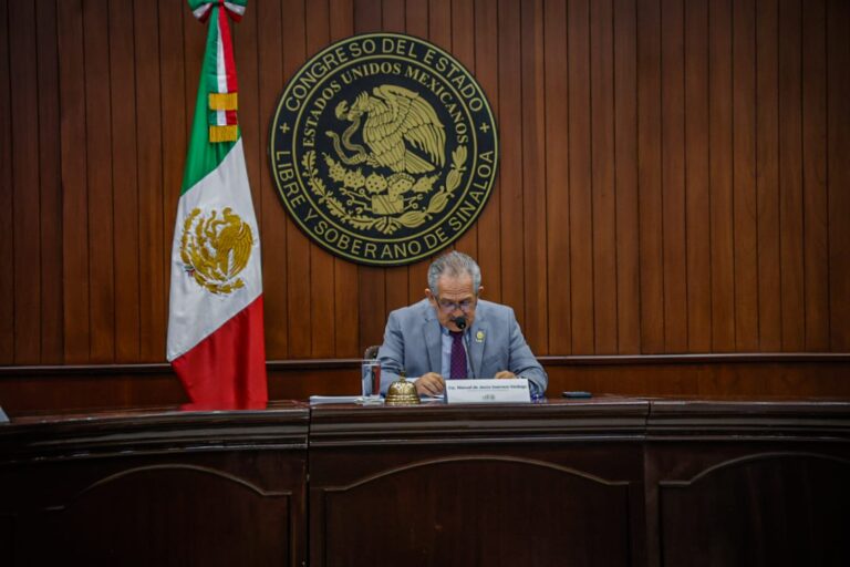 Aprueba Congreso de Sinaloa segunda solicitud de licencia a Rubén Rocha Moya Aprueba Congreso de Sinaloa segunda solicitud de licencia a Rubén Rocha Moya