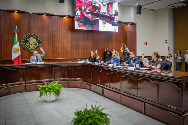 Aprueba Congreso de Sinaloa segunda solicitud de licencia a Rubén Rocha Moya