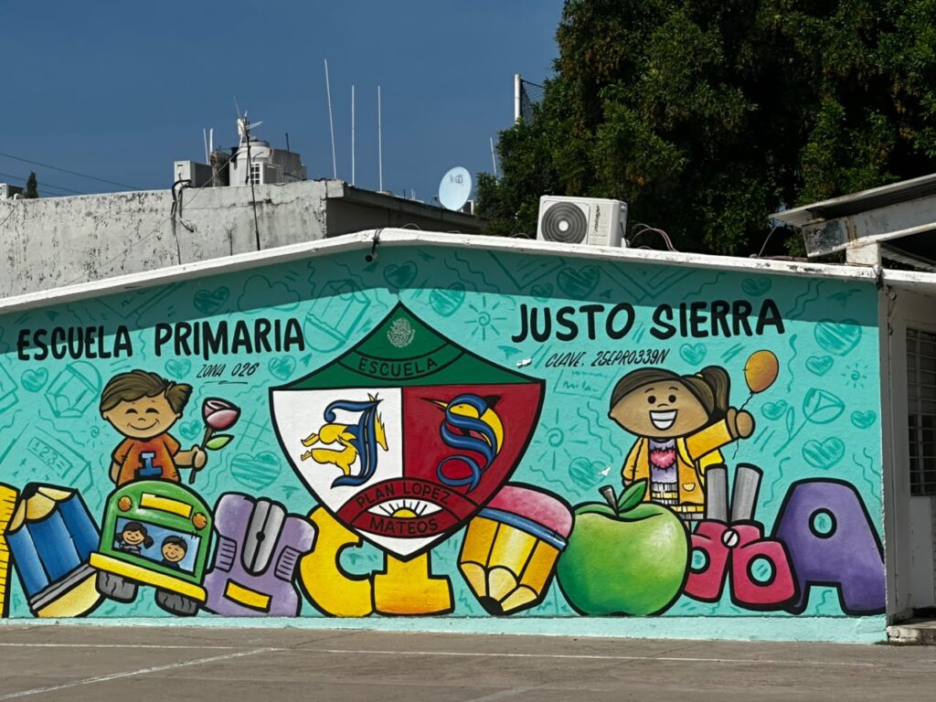 ‘Tus sueños no tienen techo’, el profe Joel diseña un aula muy especial en Mazatlán, Sinaloa para ‘hacer volar’ a sus alumnos en este regreso a clases