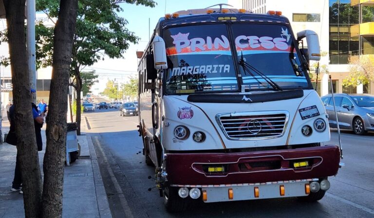 Camioneros se basan en el calendario escolar para aplicar el descuento de estudiantes en Sinaloa; inicia el 31 de agosto