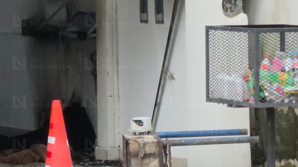 Tirotean, vandalizan y queman residencia frente a la iglesia Santa Cecilia en la Rafael Buelna de Culiacán; no hay lesionados