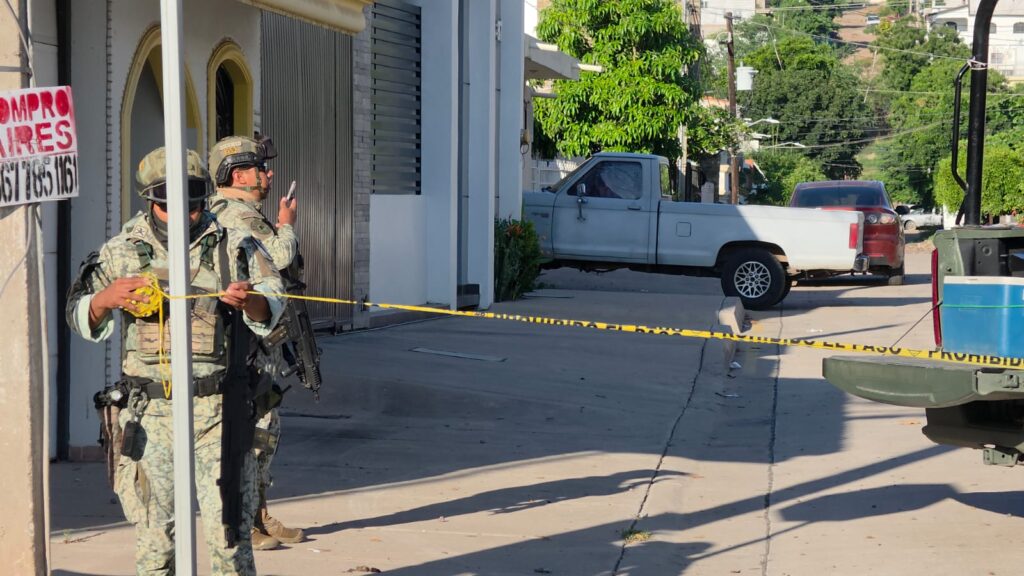 Abandonan cadáver de un hombre “emplayado” en la Lázaro Cárdenas de Culiacán