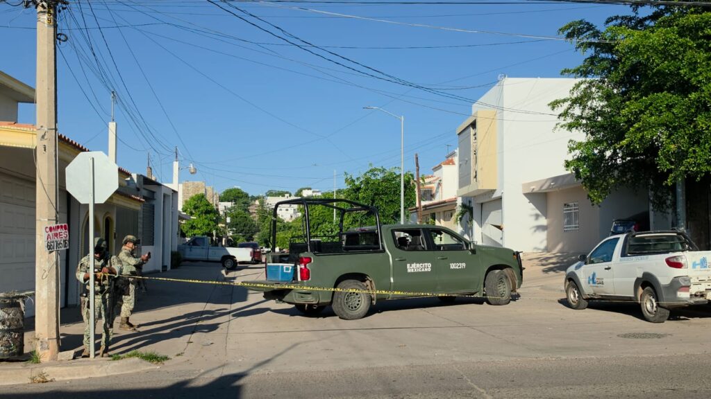 Abandonan cadáver de un hombre “emplayado” en la Lázaro Cárdenas de Culiacán
